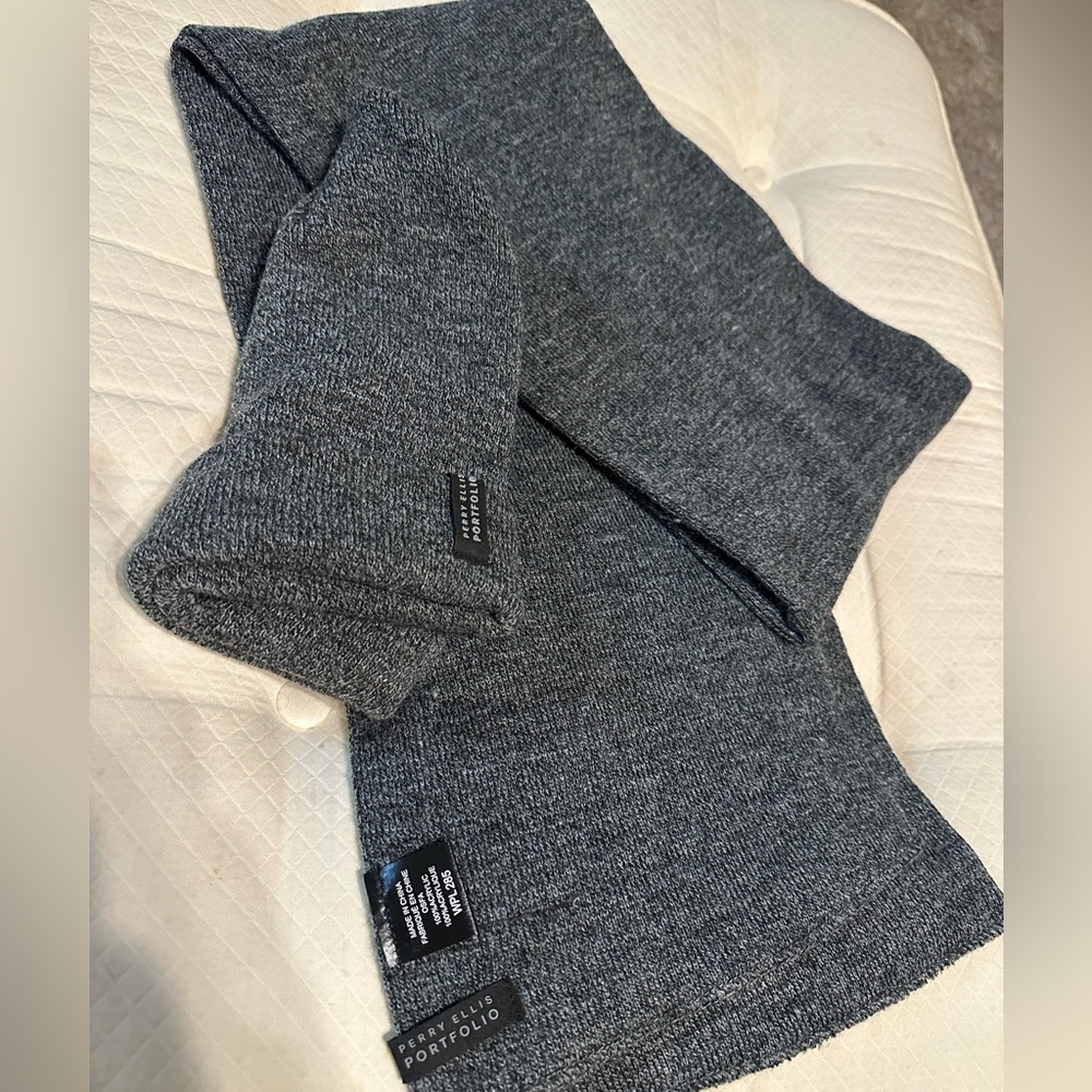 Perry Ellis Portfolio Charcoal Gray Scarf and Hat Set